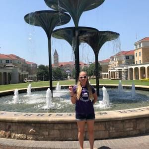 Meet your Posher, Alisa